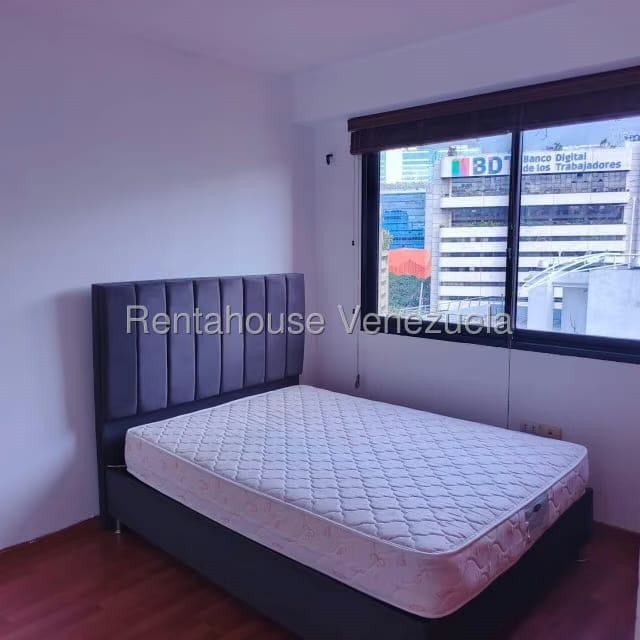 Apartamento (1 Nivel) en Alquiler en El Rosal, Distrito Metropolitano - 10