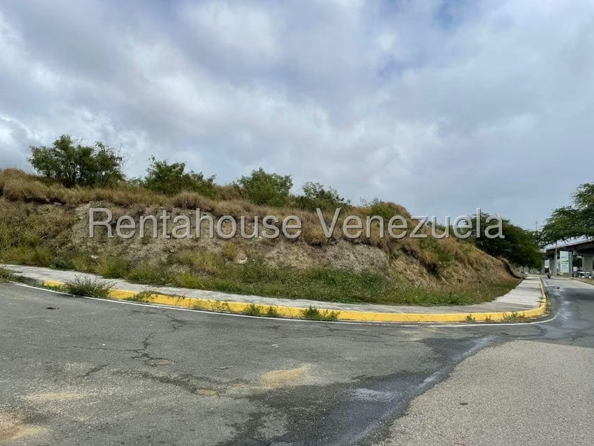 Terreno (Residencial) en Venta en Vega Arriba, Miranda - 2
