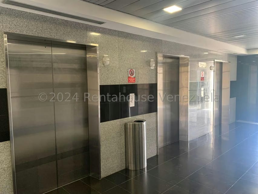 Comercial (Oficina) en Alquiler en Macaracuay, Distrito Metropolitano - 7