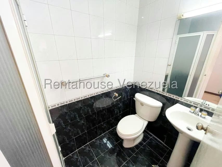 Apartamento (1 Nivel) en Alquiler en Campo Alegre, Distrito Metropolitano - 21