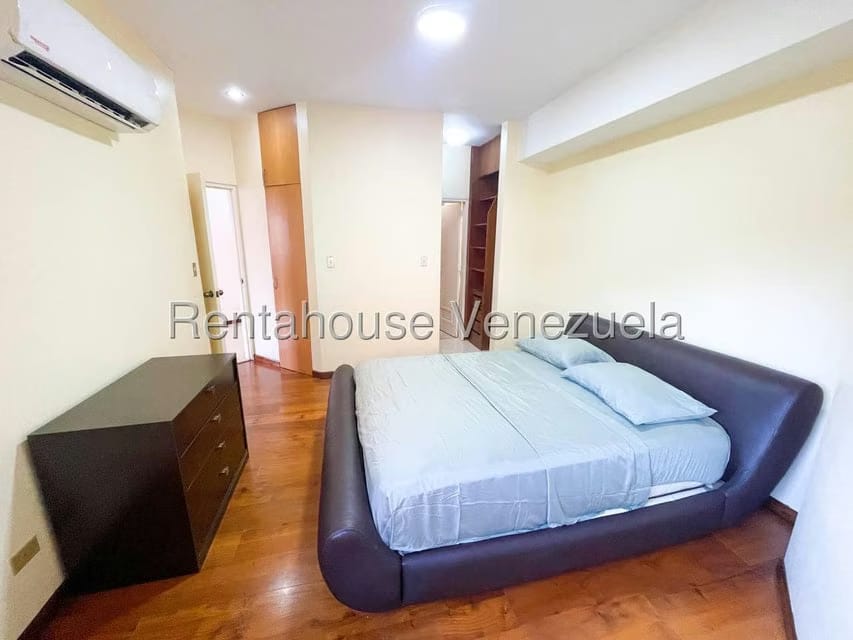 Apartamento (1 Nivel) en Alquiler en Campo Alegre, Distrito Metropolitano - 26
