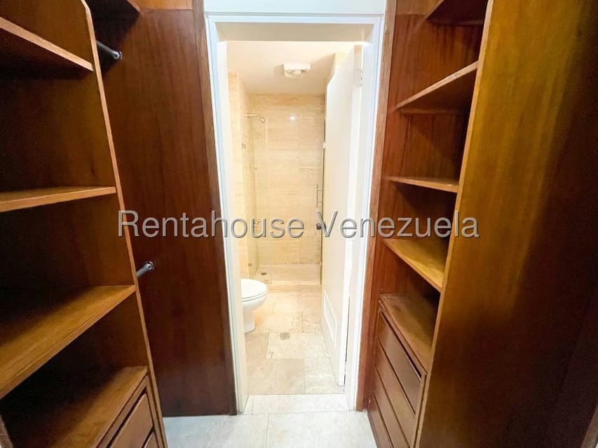 Apartamento (1 Nivel) en Alquiler en Campo Alegre, Distrito Metropolitano - 31