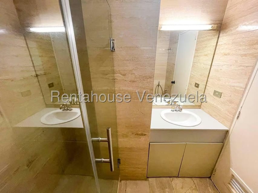 Apartamento (1 Nivel) en Alquiler en Campo Alegre, Distrito Metropolitano - 33