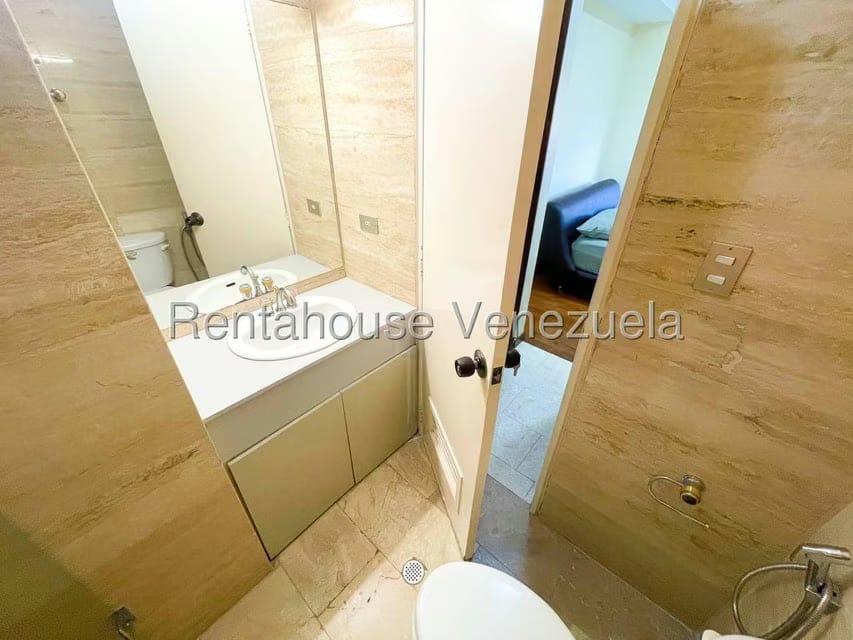 Apartamento (1 Nivel) en Alquiler en Campo Alegre, Distrito Metropolitano - 34
