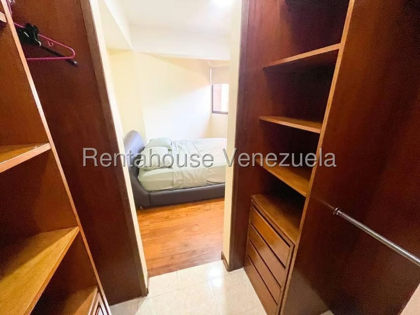 Apartamento (1 Nivel) en Alquiler en Campo Alegre, Distrito Metropolitano - 35