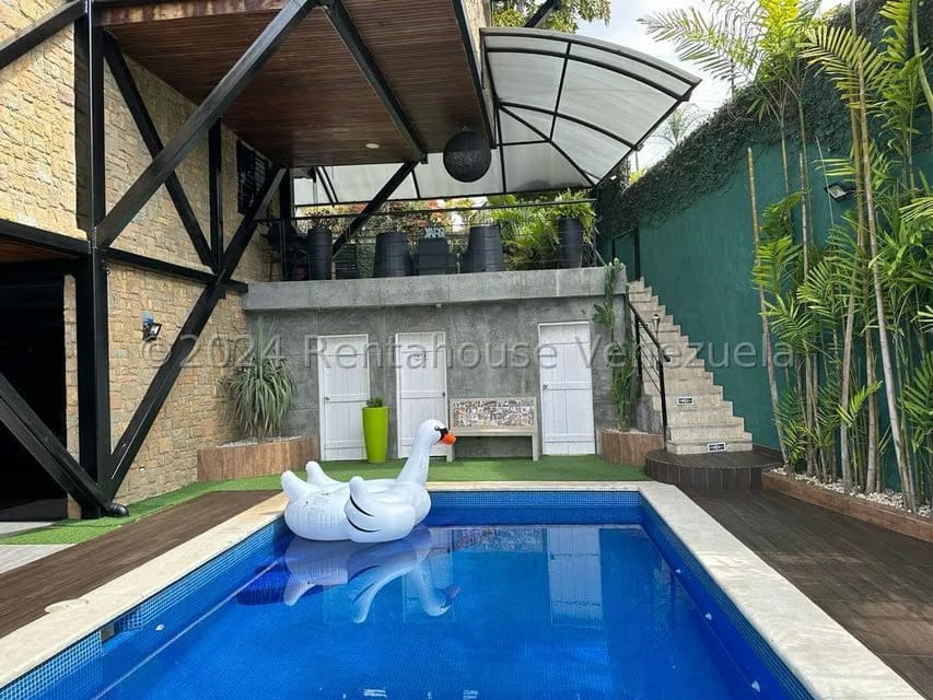 Casa (Multipes Niveles) en Venta en La Escondida, Distrito Metropolitano