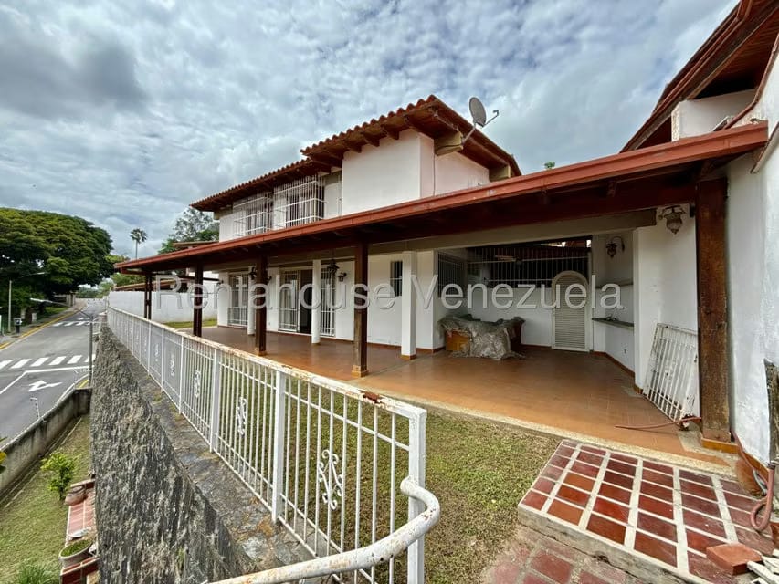 Casa (Multipes Niveles) en Venta en Santa Paula, Distrito Metropolitano - 12