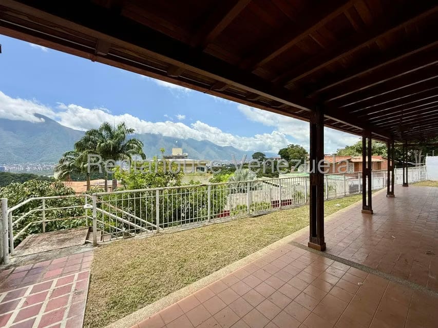 Casa (Multipes Niveles) en Venta en Santa Paula, Distrito Metropolitano - 13