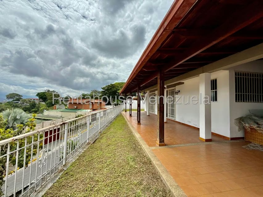 Casa (Multipes Niveles) en Venta en Santa Paula, Distrito Metropolitano - 14