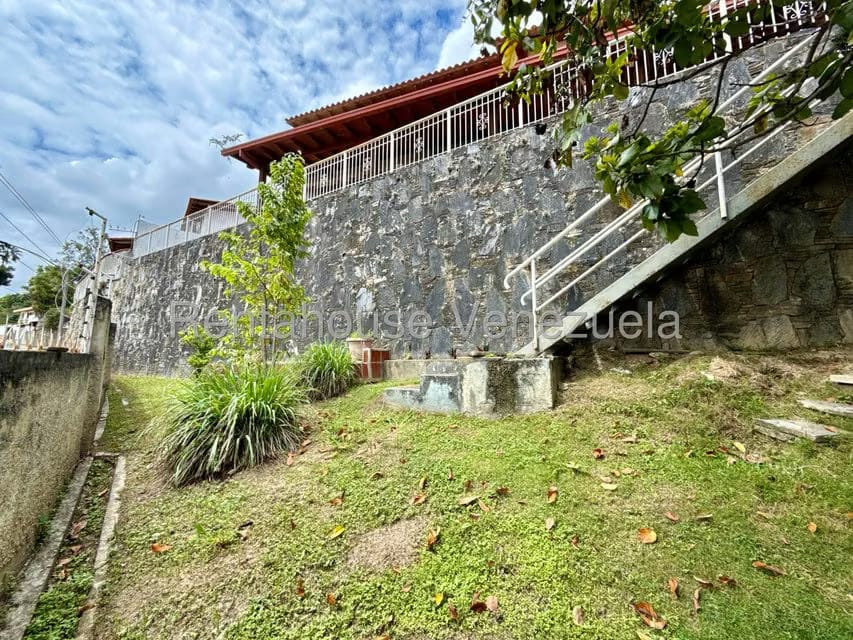 Casa (Multipes Niveles) en Venta en Santa Paula, Distrito Metropolitano - 23