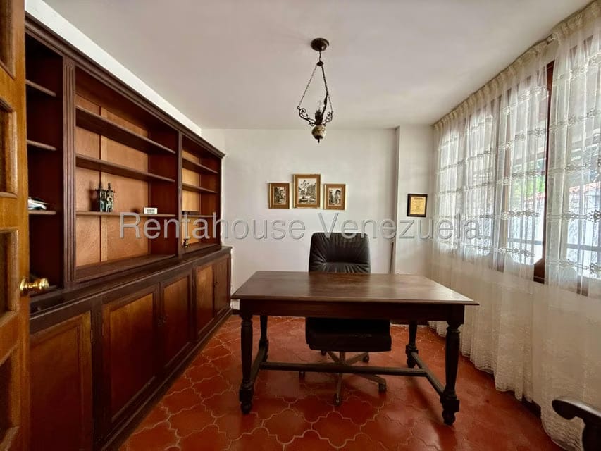Casa (Multipes Niveles) en Venta en Santa Paula, Distrito Metropolitano - 28