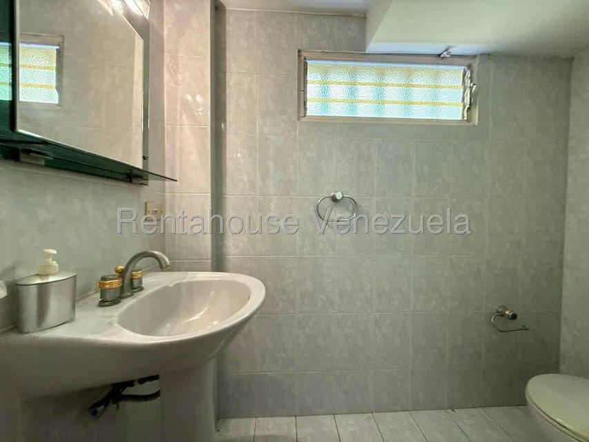 Casa (Multipes Niveles) en Venta en Santa Paula, Distrito Metropolitano - 29