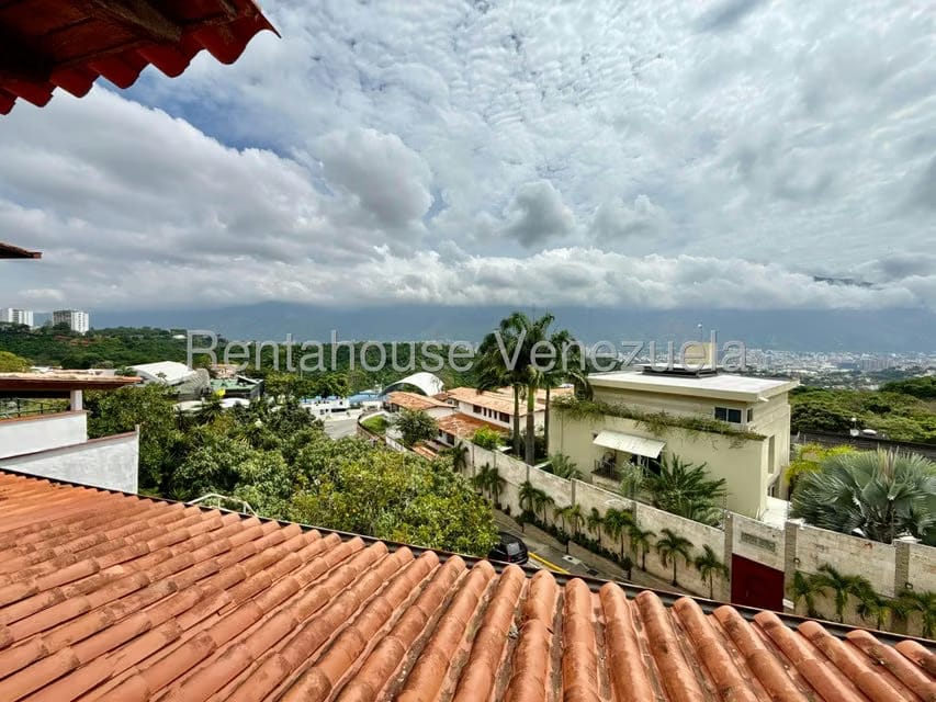 Casa (Multipes Niveles) en Venta en Santa Paula, Distrito Metropolitano - 36