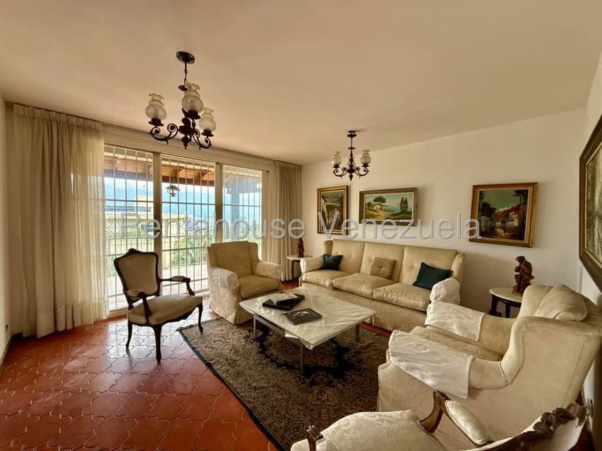 Casa (Multipes Niveles) en Venta en Santa Paula, Distrito Metropolitano - 5