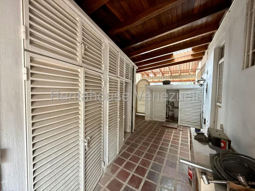 Casa (Multipes Niveles) en Venta en Santa Paula, Distrito Metropolitano - 55