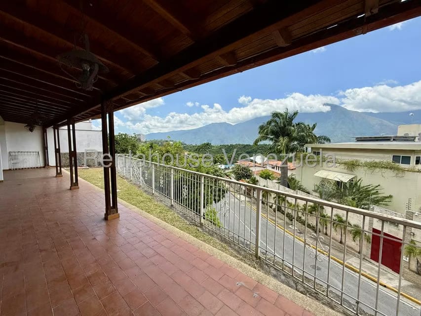 Casa (Multipes Niveles) en Venta en Santa Paula, Distrito Metropolitano - 10