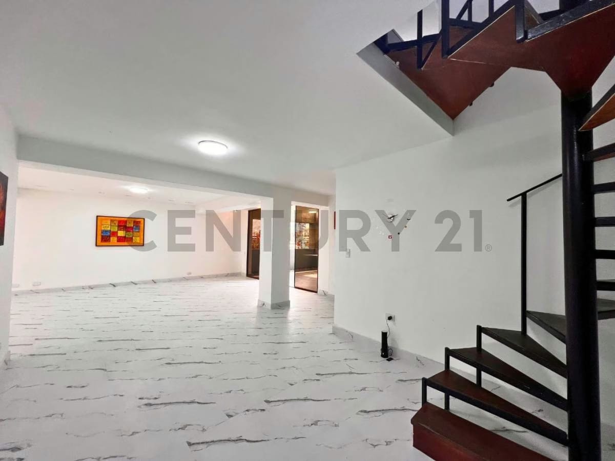 PH EN VENTA EN SEBUCAN, donde el Ávila y la ciudad se asoman en cada ventana - 12