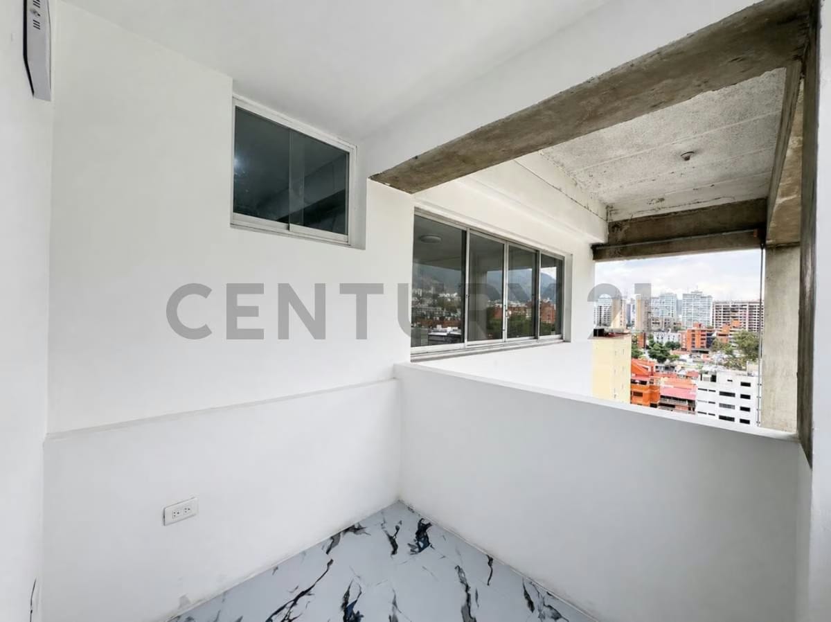 PH EN VENTA EN SEBUCAN, donde el Ávila y la ciudad se asoman en cada ventana - 15