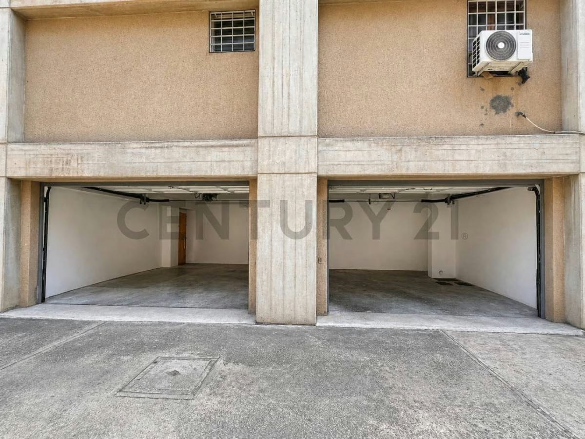 PH EN VENTA EN SEBUCAN, donde el Ávila y la ciudad se asoman en cada ventana - 35