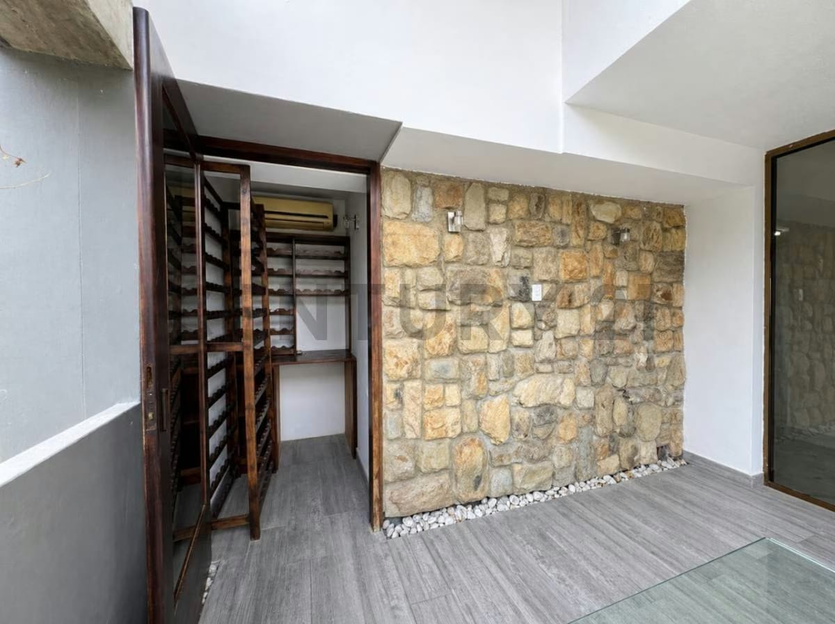 PH EN VENTA EN SEBUCAN, donde el Ávila y la ciudad se asoman en cada ventana - 6