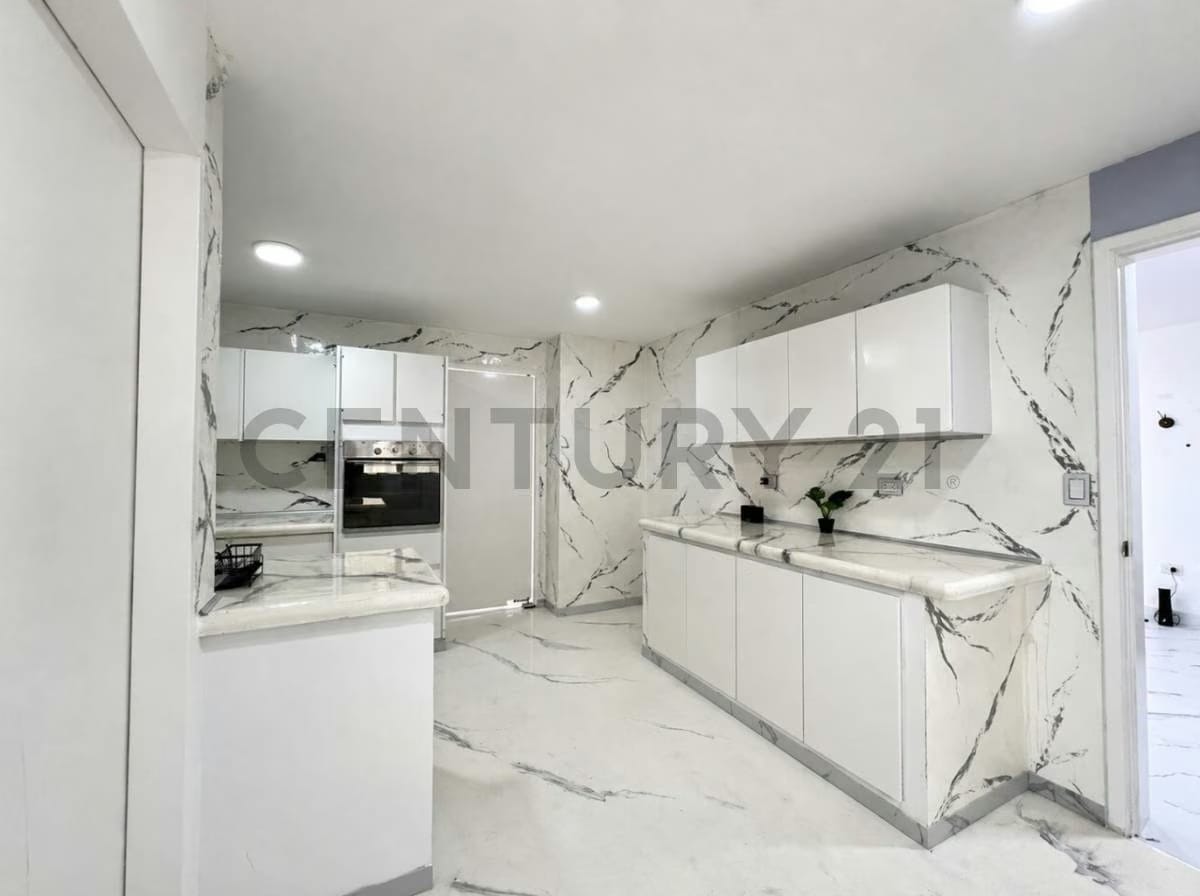 PH EN VENTA EN SEBUCAN, donde el Ávila y la ciudad se asoman en cada ventana - 7