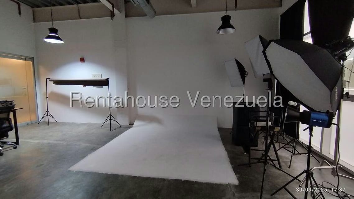 Comercial (Oficina) en Venta en Cerro Verde, Distrito Metropolitano - 17