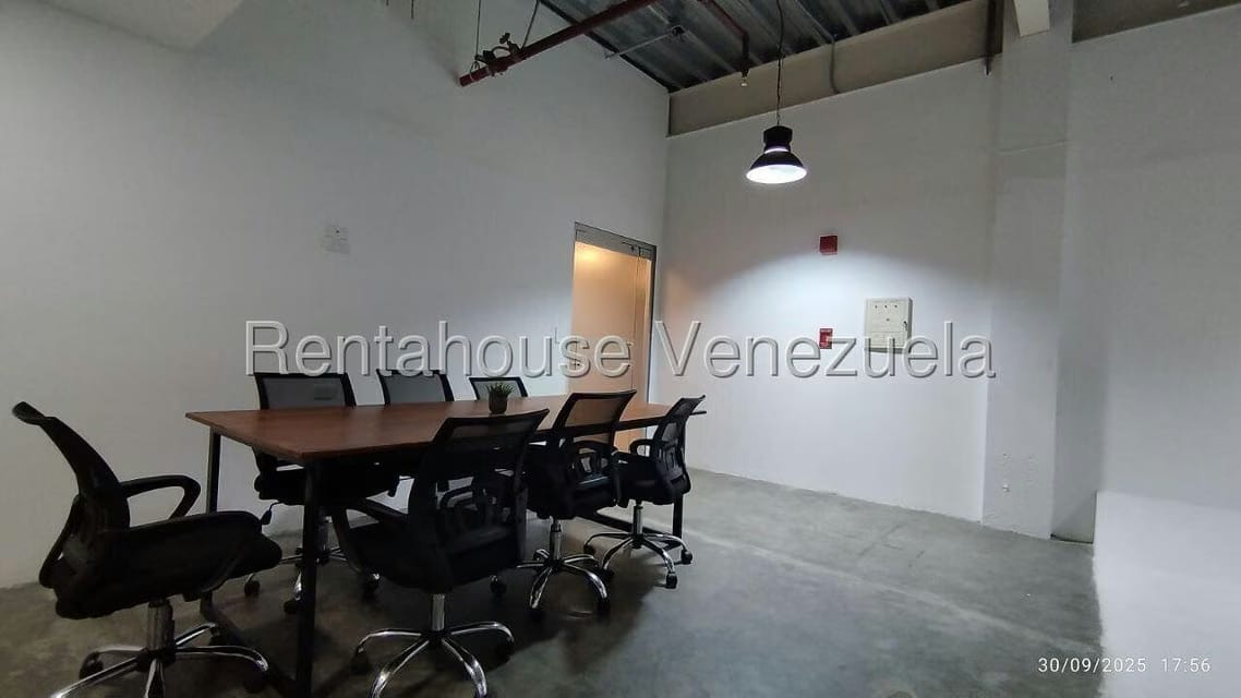 Comercial (Oficina) en Venta en Cerro Verde, Distrito Metropolitano - 23