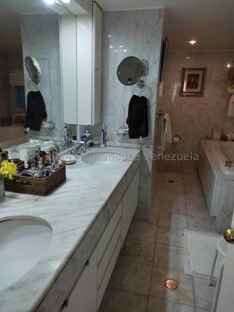 Apartamento (1 Nivel) en Venta en Lomas de La Lagunita, Distrito Metropolitano - 11