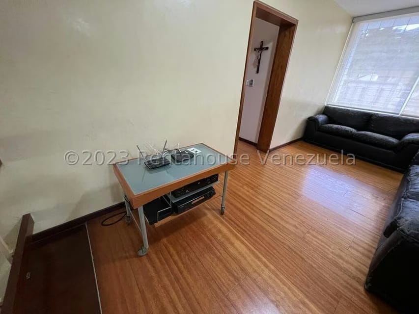 Casa (1 Nivel) en Venta en Prados del Este, Distrito Metropolitano - 11