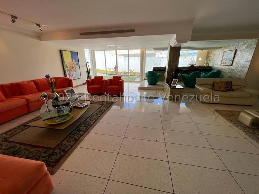 Casa (1 Nivel) en Venta en Prados del Este, Distrito Metropolitano - 3