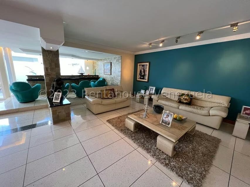 Casa (1 Nivel) en Venta en Prados del Este, Distrito Metropolitano - 23