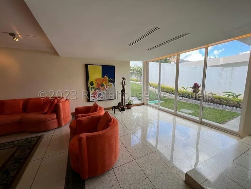 Casa (1 Nivel) en Venta en Prados del Este, Distrito Metropolitano - 24