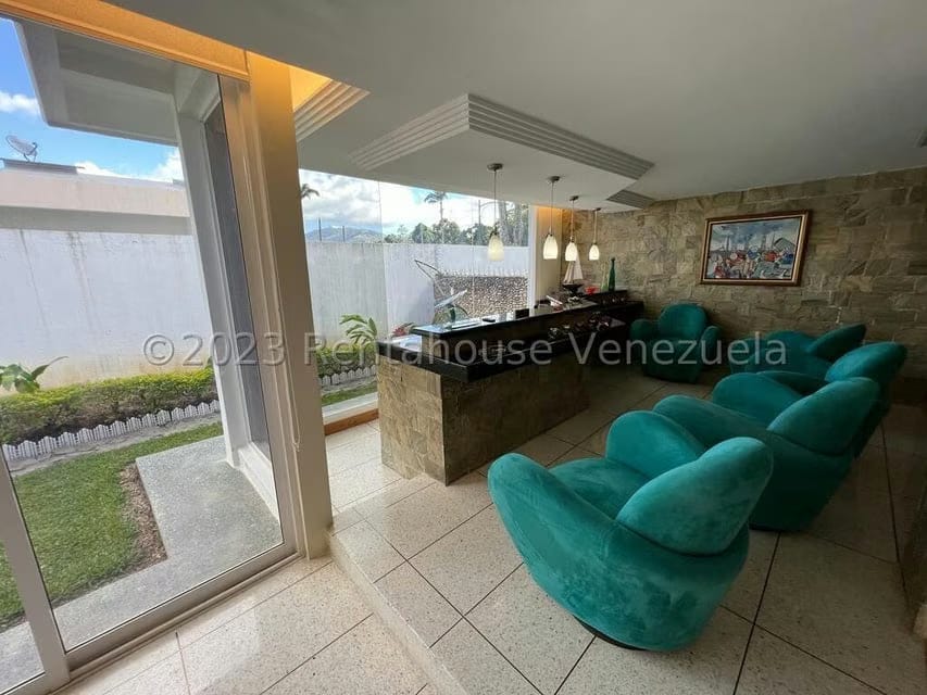 Casa (1 Nivel) en Venta en Prados del Este, Distrito Metropolitano - 26