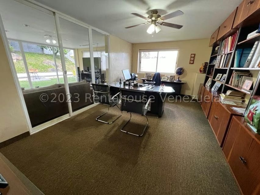 Casa (1 Nivel) en Venta en Prados del Este, Distrito Metropolitano - 29