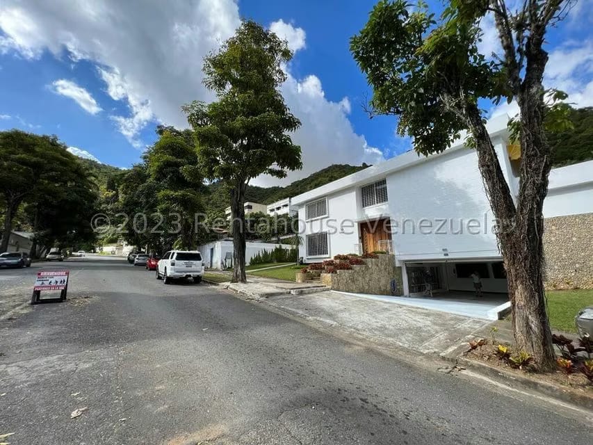 Casa (1 Nivel) en Venta en Prados del Este, Distrito Metropolitano - 4