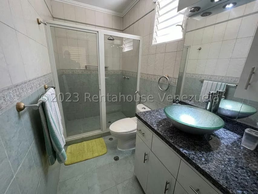 Casa (1 Nivel) en Venta en Prados del Este, Distrito Metropolitano - 32
