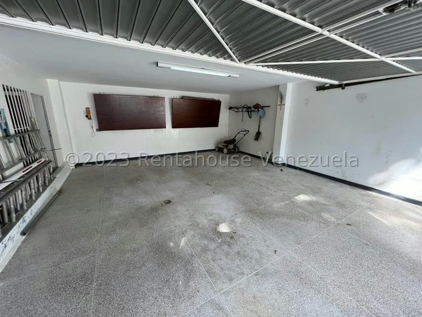 Casa (1 Nivel) en Venta en Prados del Este, Distrito Metropolitano - 34
