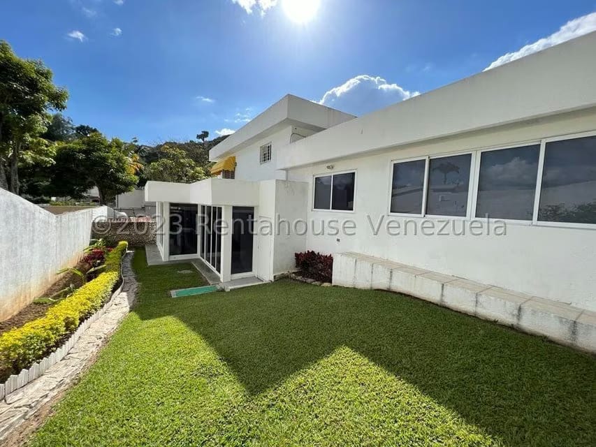 Casa (1 Nivel) en Venta en Prados del Este, Distrito Metropolitano - 39
