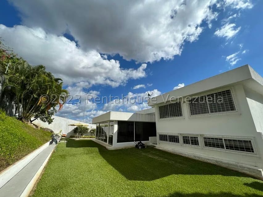 Casa (1 Nivel) en Venta en Prados del Este, Distrito Metropolitano - 40