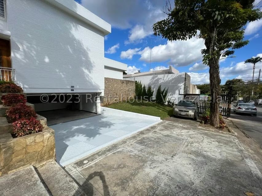 Casa (1 Nivel) en Venta en Prados del Este, Distrito Metropolitano - 5