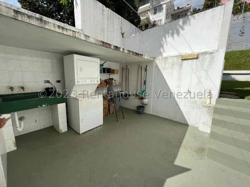 Casa (1 Nivel) en Venta en Prados del Este, Distrito Metropolitano - 41