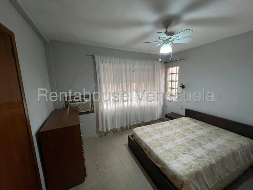 Casa (Duplex) en Venta en La Florida, Distrito Metropolitano - 19