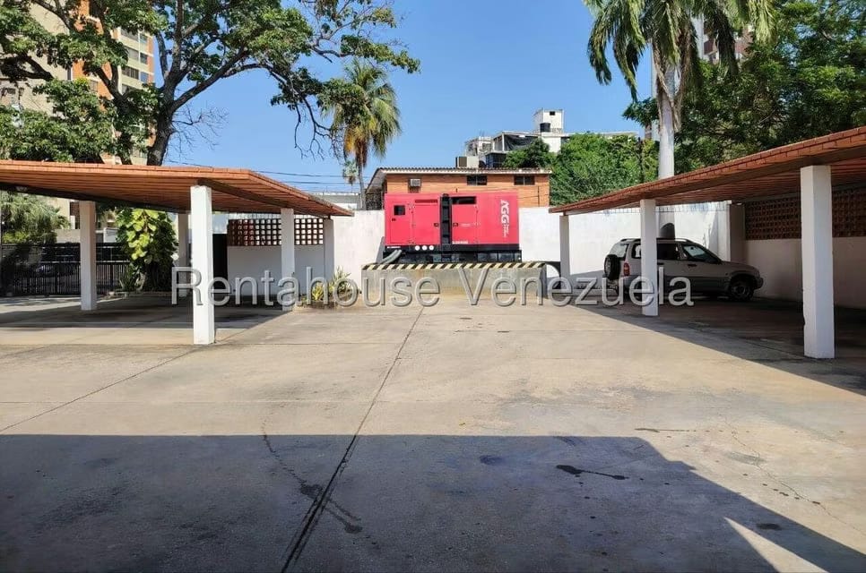Apartamento (1 Nivel) en Venta en La Lago, Zulia - 2