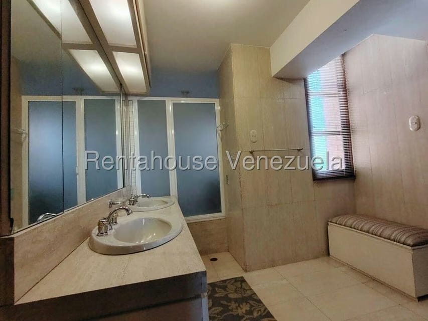 Apartamento (1 Nivel) en Venta en La Lago, Zulia - 35