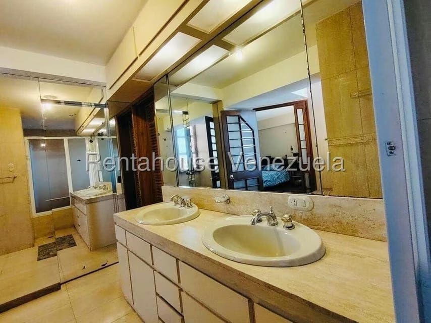 Apartamento (1 Nivel) en Venta en La Lago, Zulia - 36