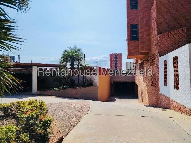 Apartamento (1 Nivel) en Venta en La Lago, Zulia - 57