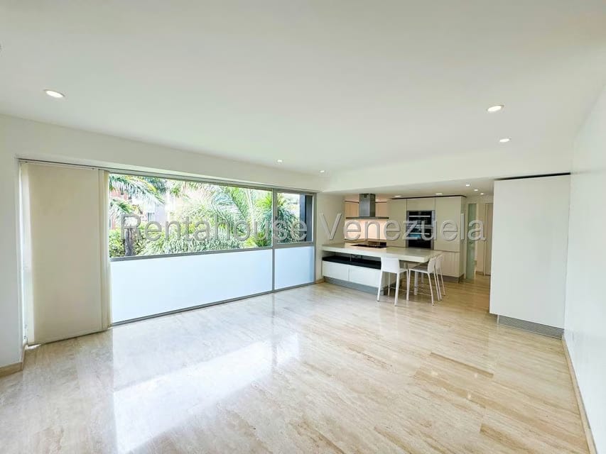 Apartamento (1 Nivel) en Venta en Campo Alegre, Distrito Metropolitano - 2