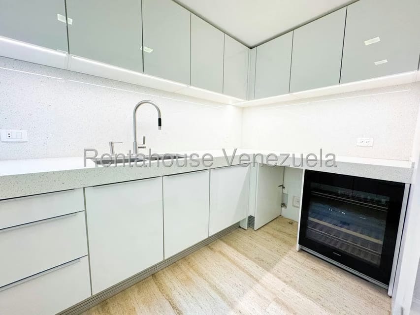 Apartamento (1 Nivel) en Venta en Campo Alegre, Distrito Metropolitano - 13