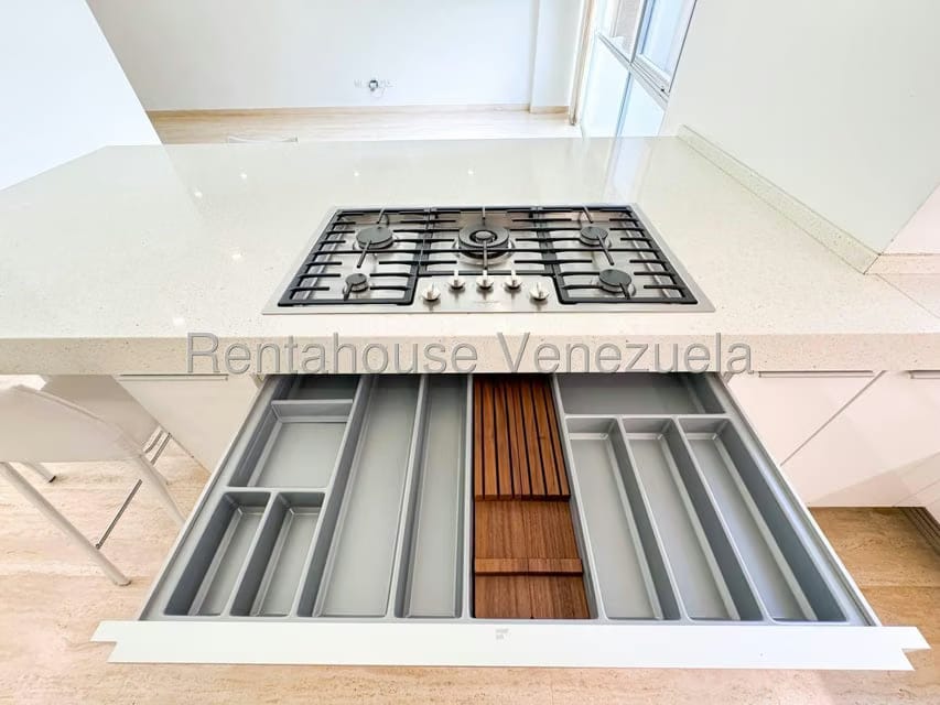 Apartamento (1 Nivel) en Venta en Campo Alegre, Distrito Metropolitano - 14