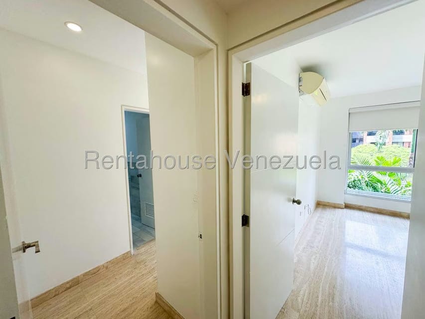 Apartamento (1 Nivel) en Venta en Campo Alegre, Distrito Metropolitano - 21